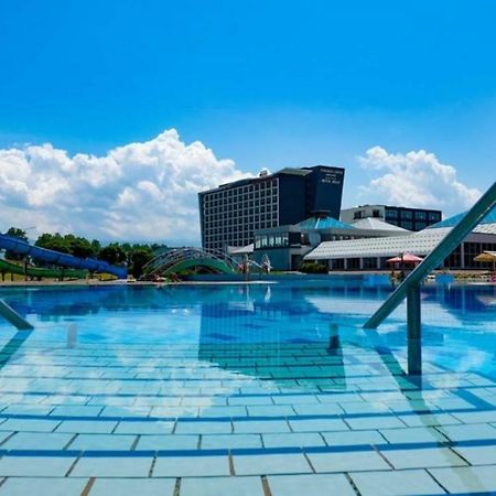 โรงแรมฮิลล์ ซาราเจโว คองเกรส แอนด์ เทอร์มอล สปา รีสอร์ต อิลิดชา ภายนอก รูปภาพ The pool at the hotel